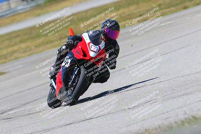 media/Apr-23-2022-Fastrack Riders (Sat) [[cb2d6ae73d]]/LEVEL 4/1PM TURN 6 OUTSIDE/